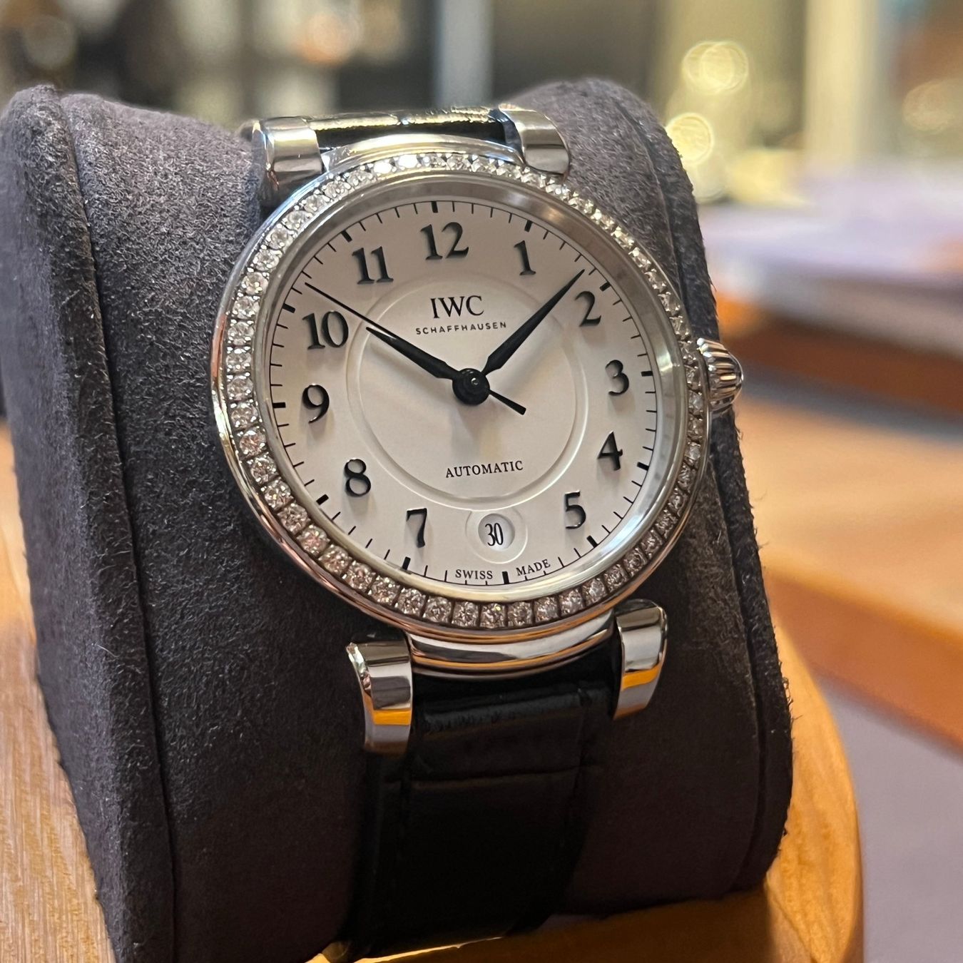 IWC Orologi: IWC Da Vinci Diamonds Bezel Automatic Date IW458308 – Usato da Carouge GE venduto da Watchaser 1