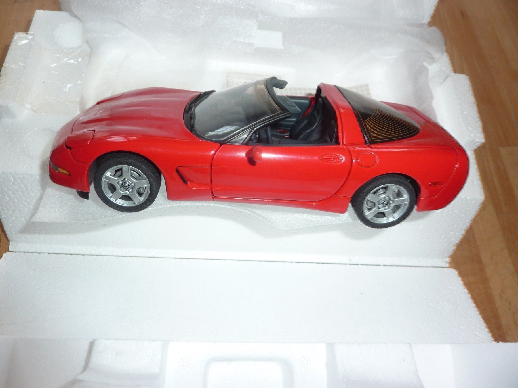 Modellautos: CORVETTE 1997 – Neu und originalverpackt aus Balsthal von bouteliee 1