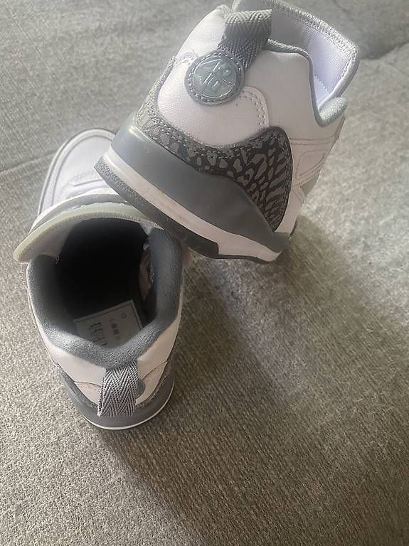 Scarpe per ragazzi: Jordan Kinder Sneakers  Gr. EU 30 – Usato da Steffisburg venduto da DeniseNThiede 2