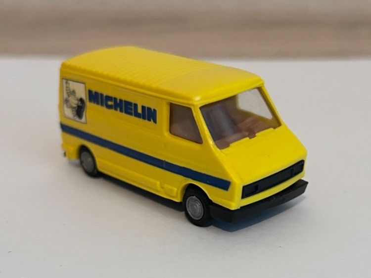 Praliné Modellini d'auto: Praliné Fiat 242 Kasten "Michelin" – Usato da Goldach venduto da Manyro55 2