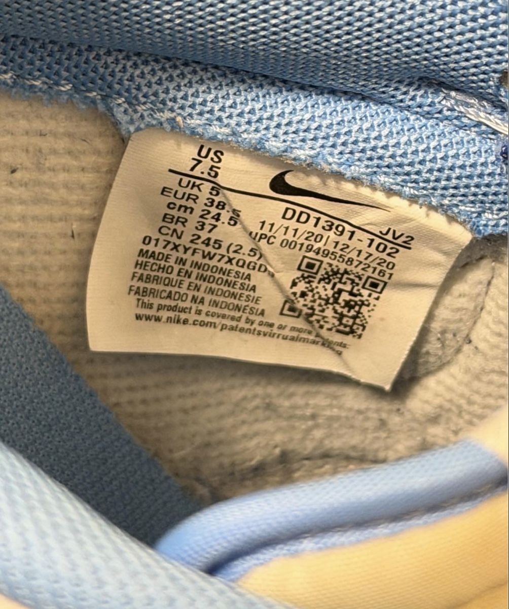 Nike Scarpe da donna: NIKE Dunk Low UNC 2021 Grösse 38.5 – Nuovo (secondo la descrizione) da Zürich venduto da eri_hf57 4