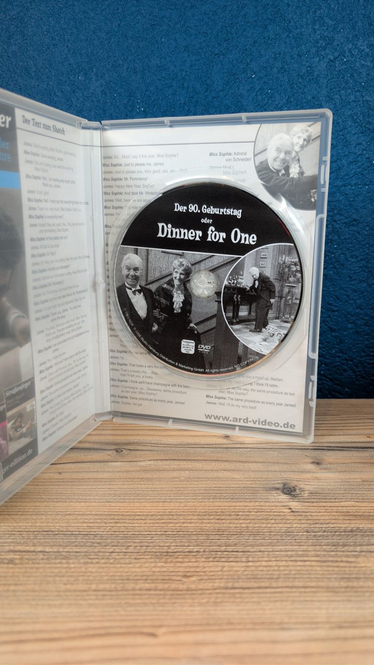 Alle DVDs: Dinner for One DVD – Gebraucht aus Flumenthal von Neondrian 2