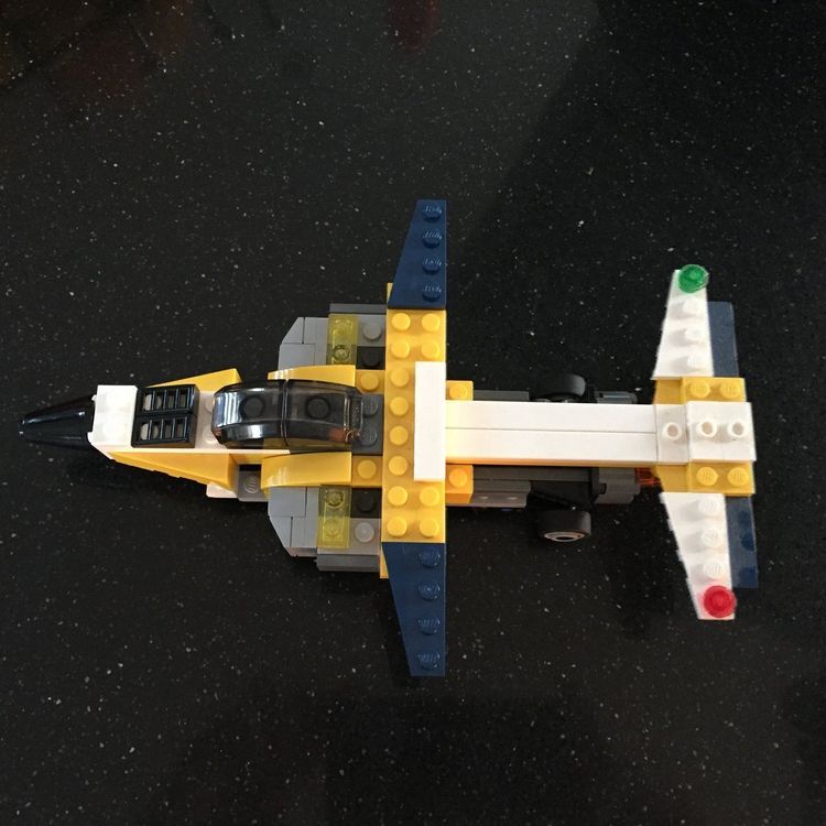 Lego Jeux de construction: Avion Lego Creator – D'occasion à Le Cerneux-Péquignot par vermotsylvie