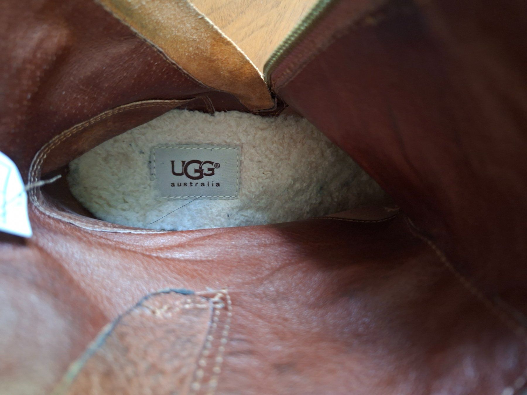 Ugg Scarpe da donna: UGG Stiefeletten Wildleder Grösse 39 – Usato da Schliern b. Köniz venduto da Lanka02 2