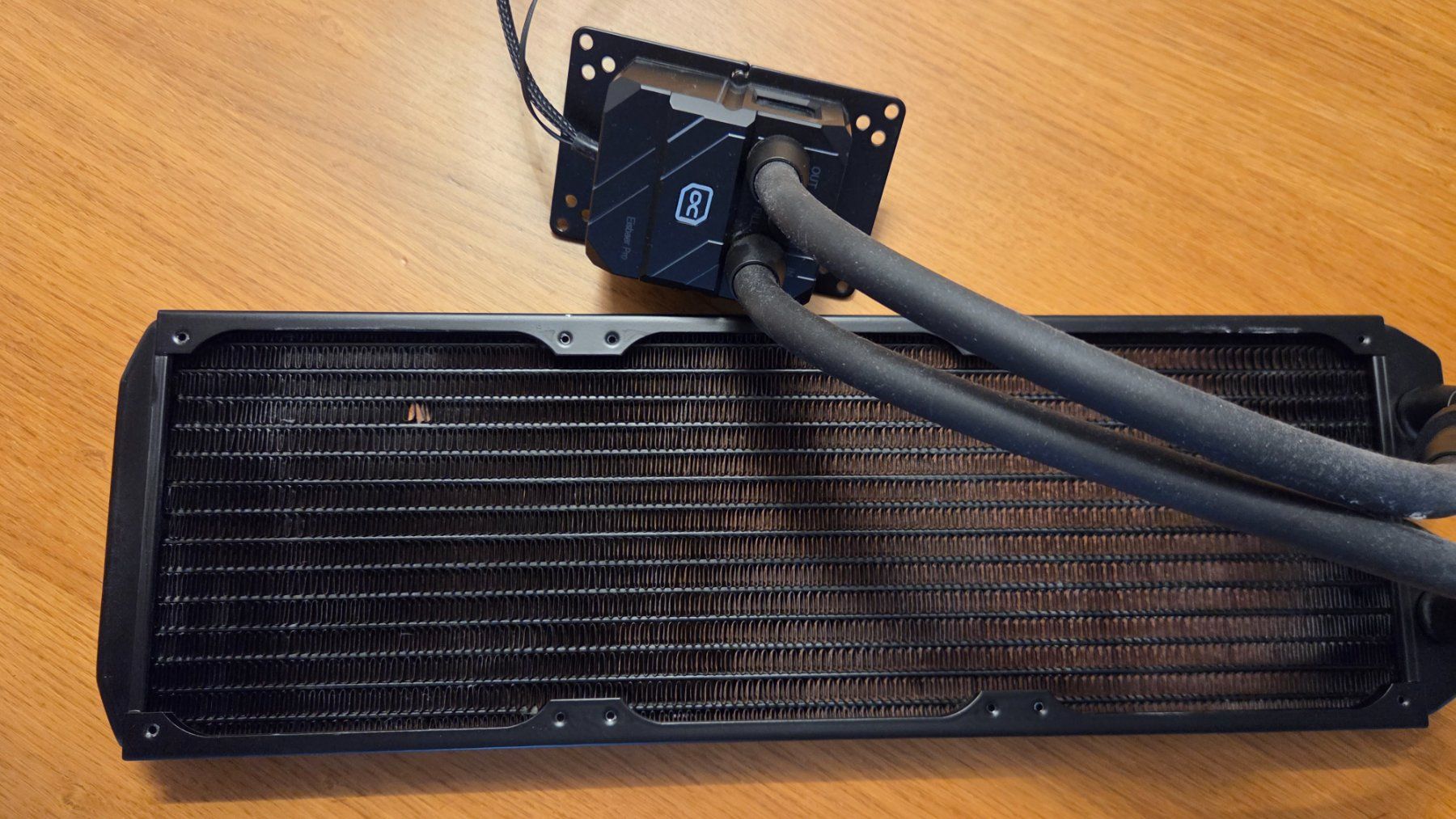 Alphacool Componenti elettronici: Alphacool Eisbaer Pro Aurora 420 CPU AIO – Usato da Chur venduto da egrecoe 3
