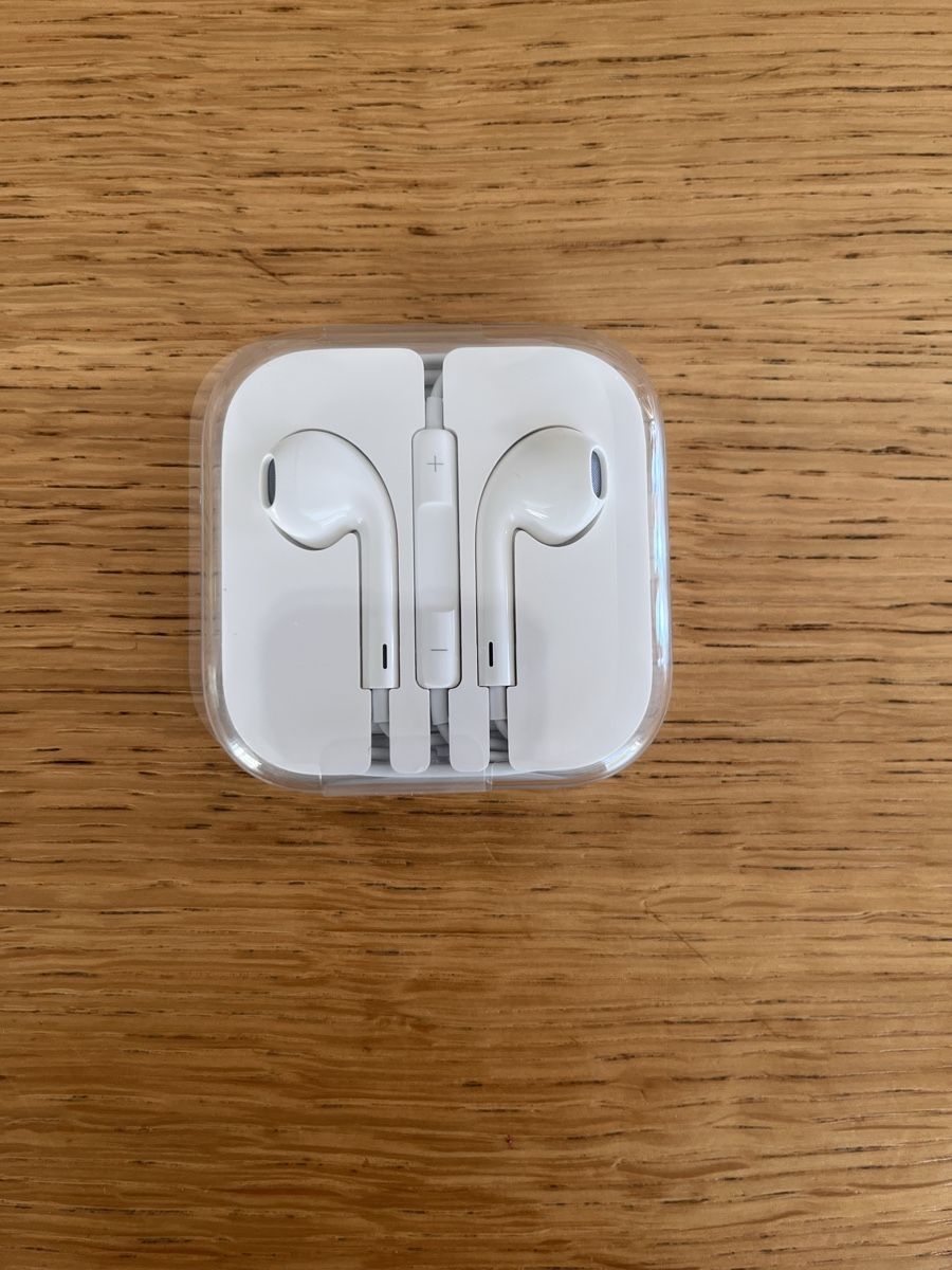 Apple Kopfhörer: Apple Iphone original Kopfhöhrer – Neu und originalverpackt aus Staufen von misasy