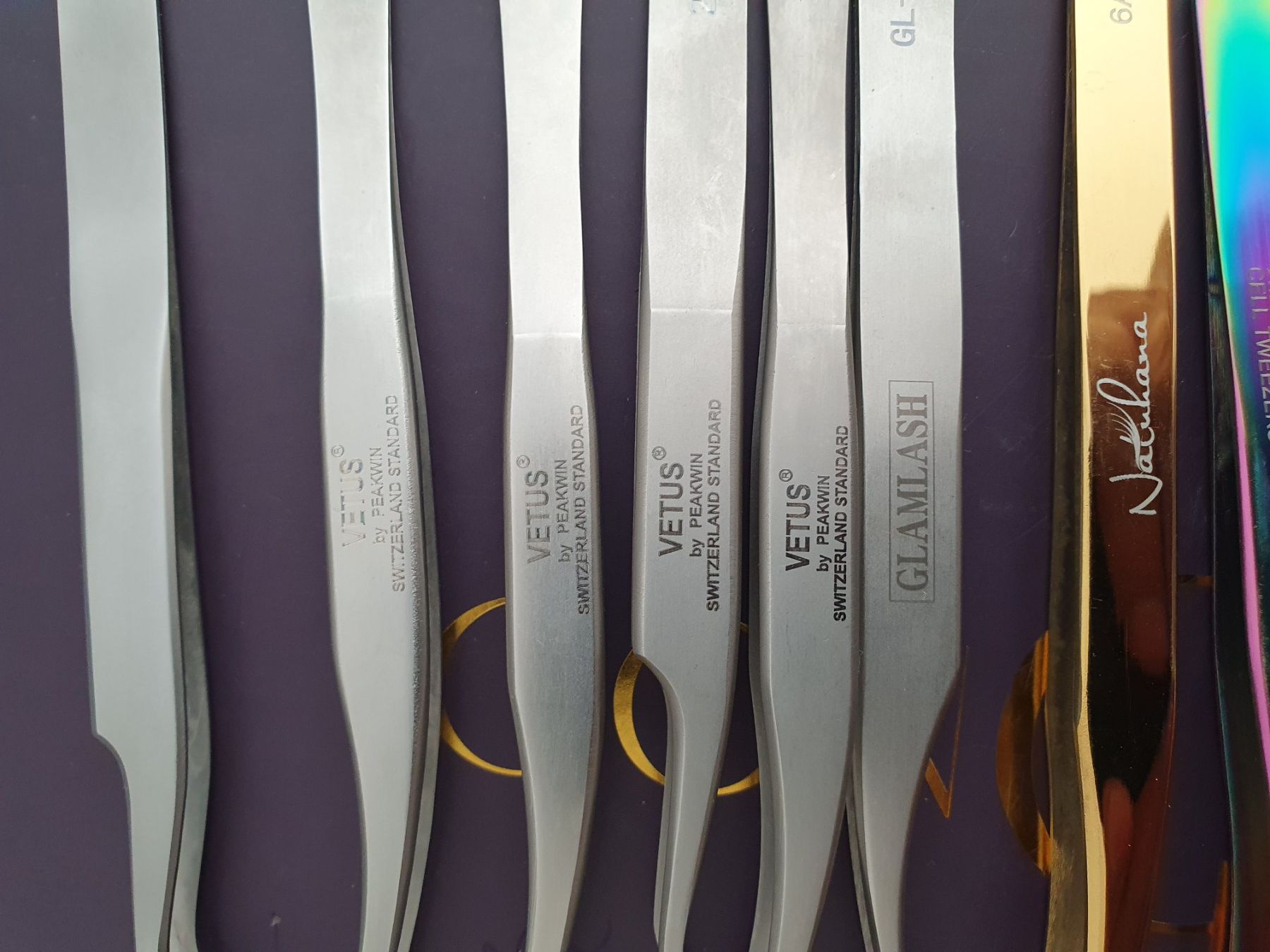 Kosmetik-& Massageliegen: Lot professionnel extensions de cils  nombreuses marques. – Gebraucht aus St-Maurice von Giusy.74 6