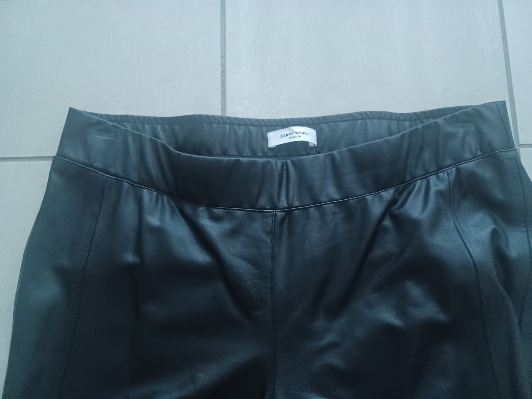 Gerry Weber Leggings: Legging simili cuir noir, taille 44, élégant – Usato da Sion venduto da linda0106 5