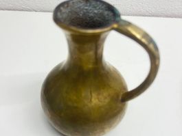 Vintage-Krugvase aus massivem Messing 11 cm