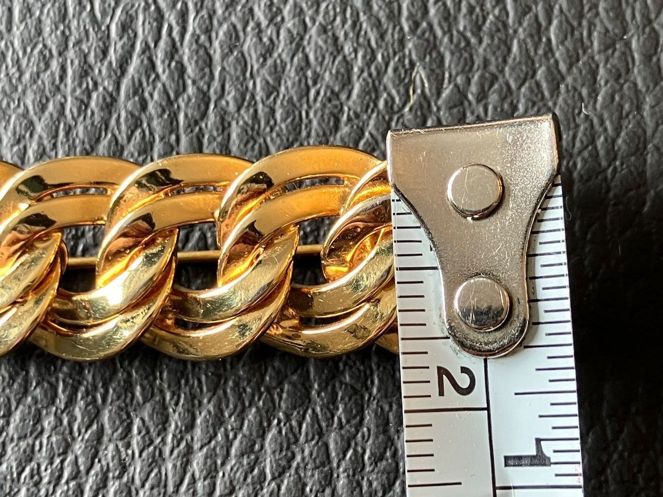Spille & Fermagli: Broche vintage MONET chaîne dorée élégante – Usato da Peseux venduto da CharmeCommerce 5