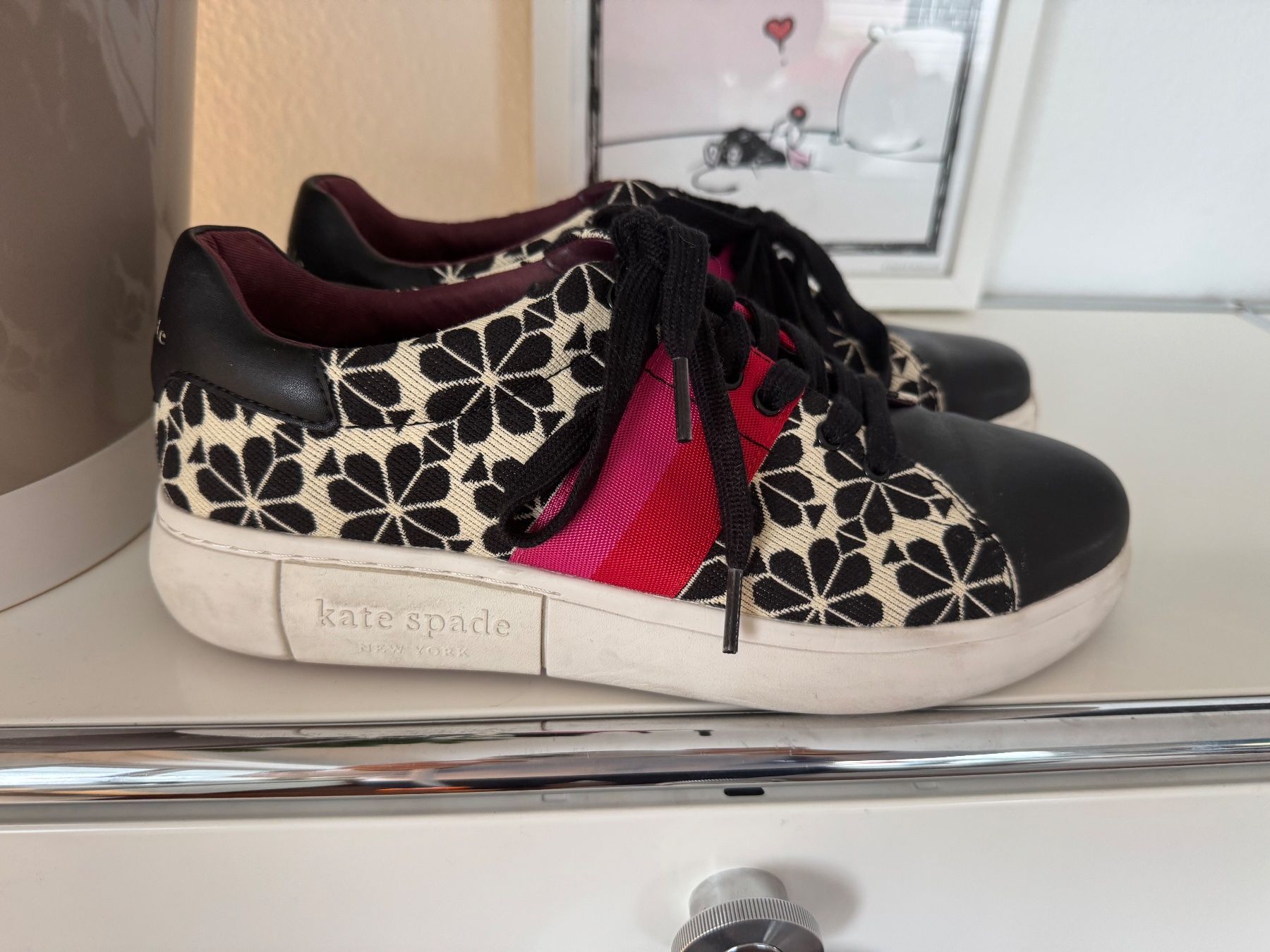 Kate Spade Herrenschuhe: KATE SPADE Sneaker 41 Lede/Stoff Flower Cream Multi – Gebraucht aus Zuerich von Moochie