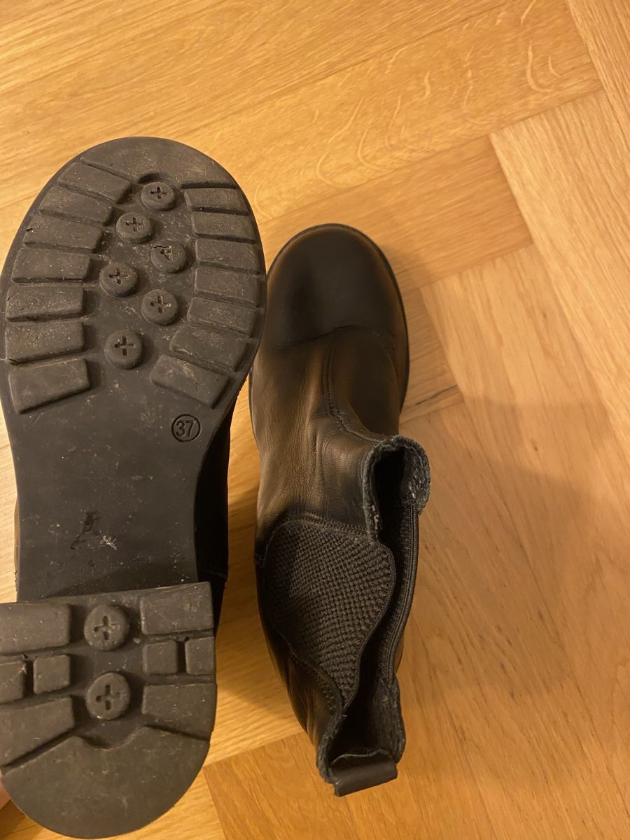 Chaussures femmes: Schwarze Boots Gr. 37 – D'occasion à Luzern par mor_97g7 2