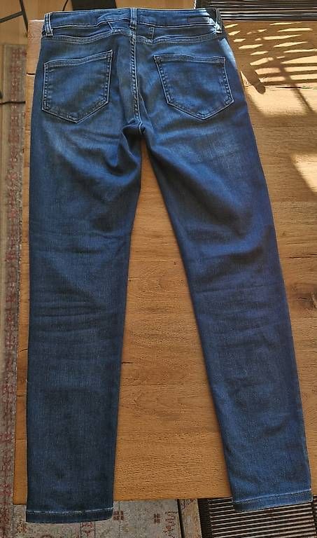 Bugatti Jeans: bugatti Jeans Grösse 34 oder 127/30 – Nuovo (secondo la descrizione) da Schaffhausen venduto da Jakarila 1