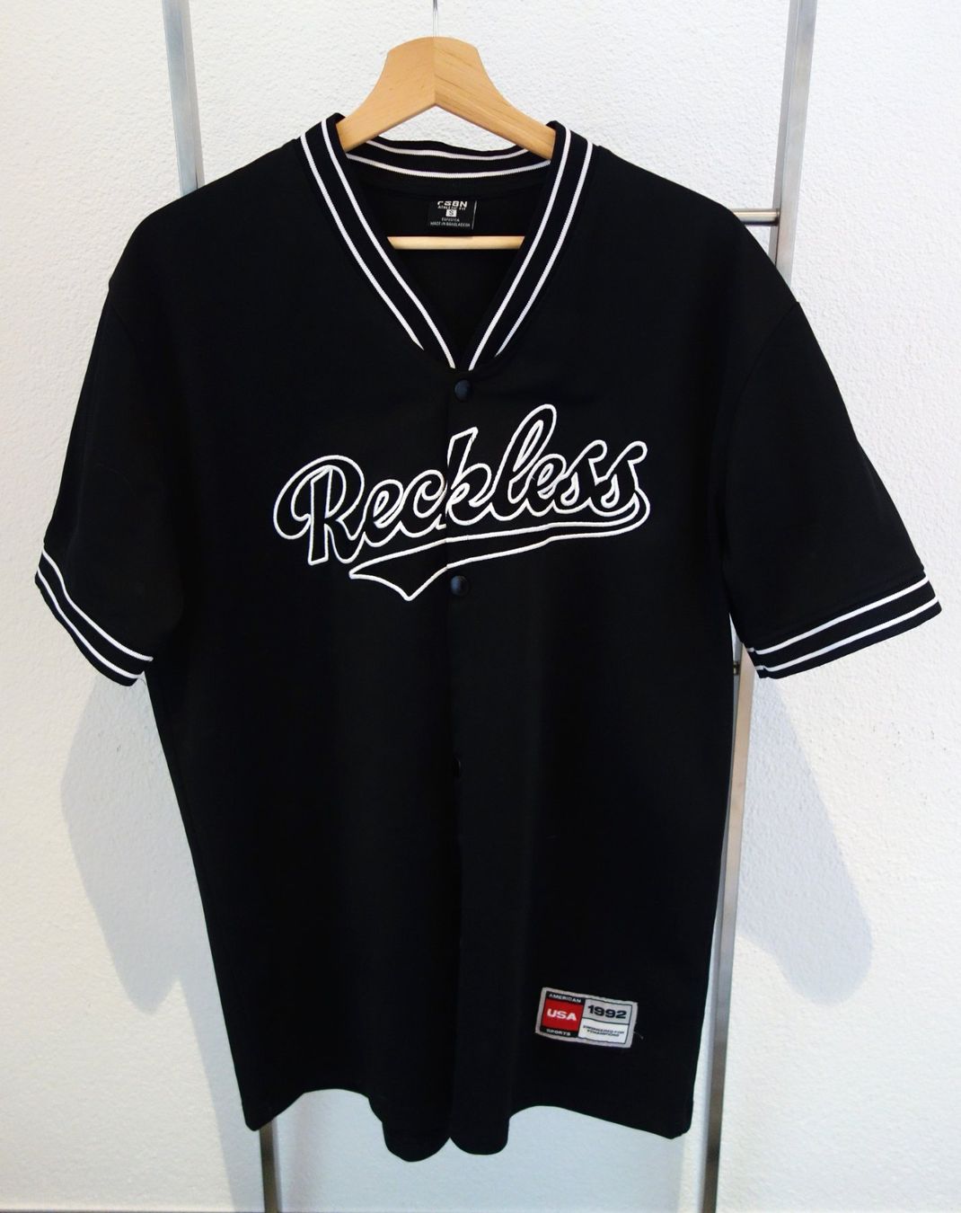 T-shirt: "Reckless" T-Shirt von FSBN, Grösse S – Usato da Wil SG venduto da Donaldus