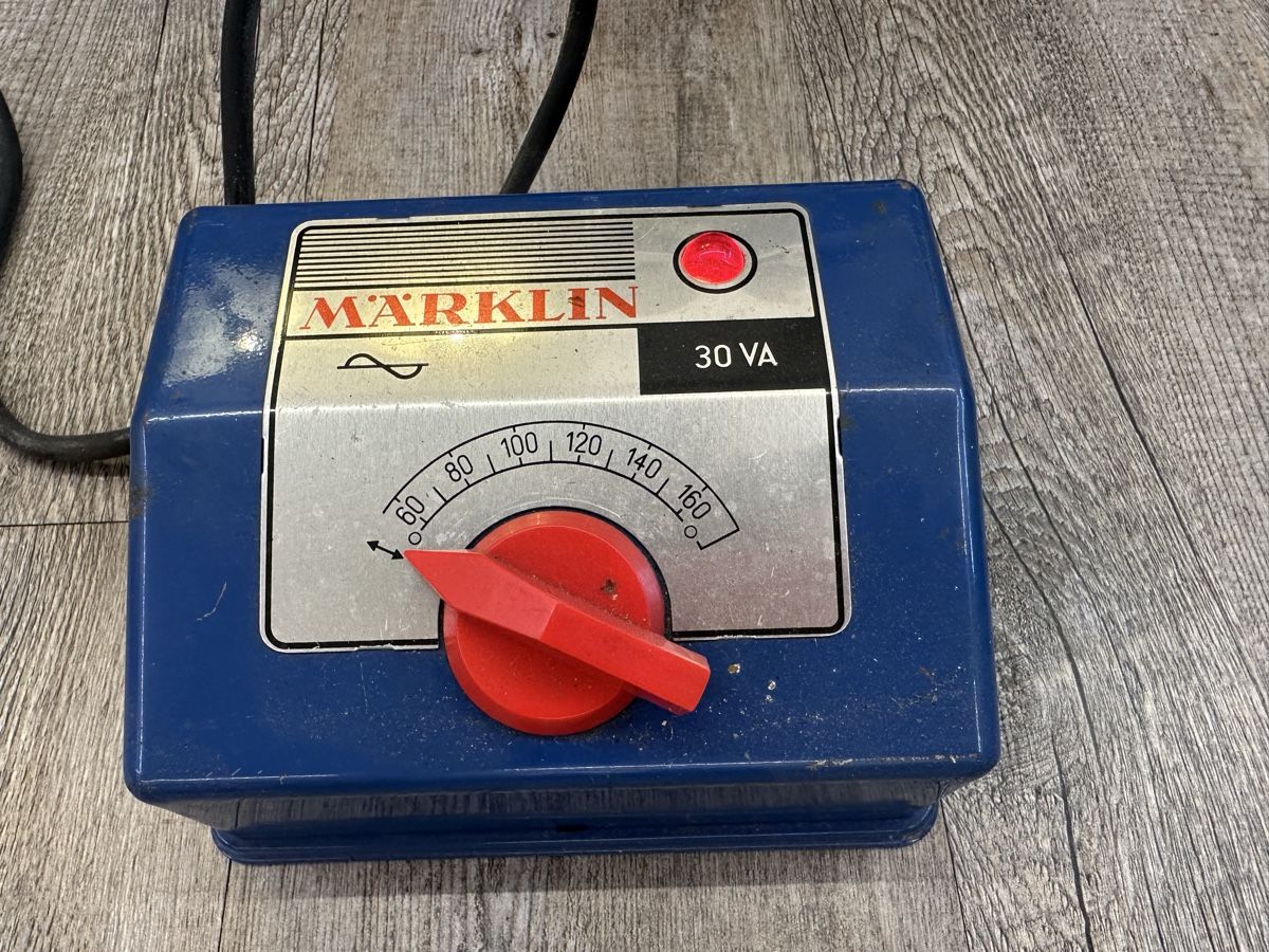 Märklin Modellini di ferrovie: Märklin 6147 Transformator – Usato da Lupsingen venduto da New-Haven
