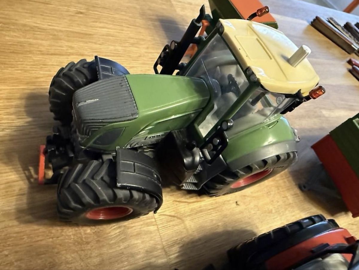 Siku Kit di modellismo & Modellini statici: Fendt Traktor Modelle, gebraucht, Siku Traktor – Usato da Goldach venduto da Donpancho 1