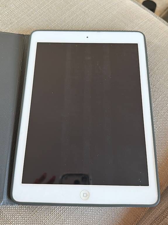 Apple Tablettes PC: iPad Air 32 Go – D'occasion à Meinier par sop_vsc6