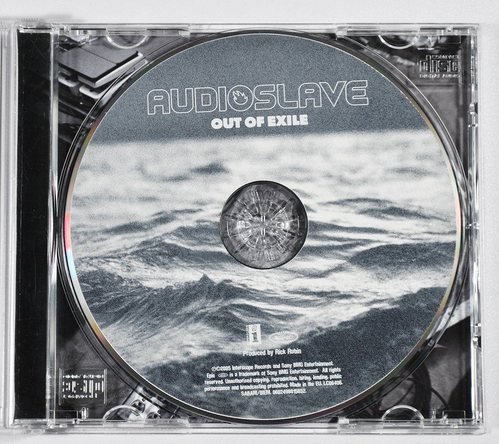 CDs: CD: AUDIOSLAVE - Out Of Exile – Gebraucht aus Frenkendorf von  1