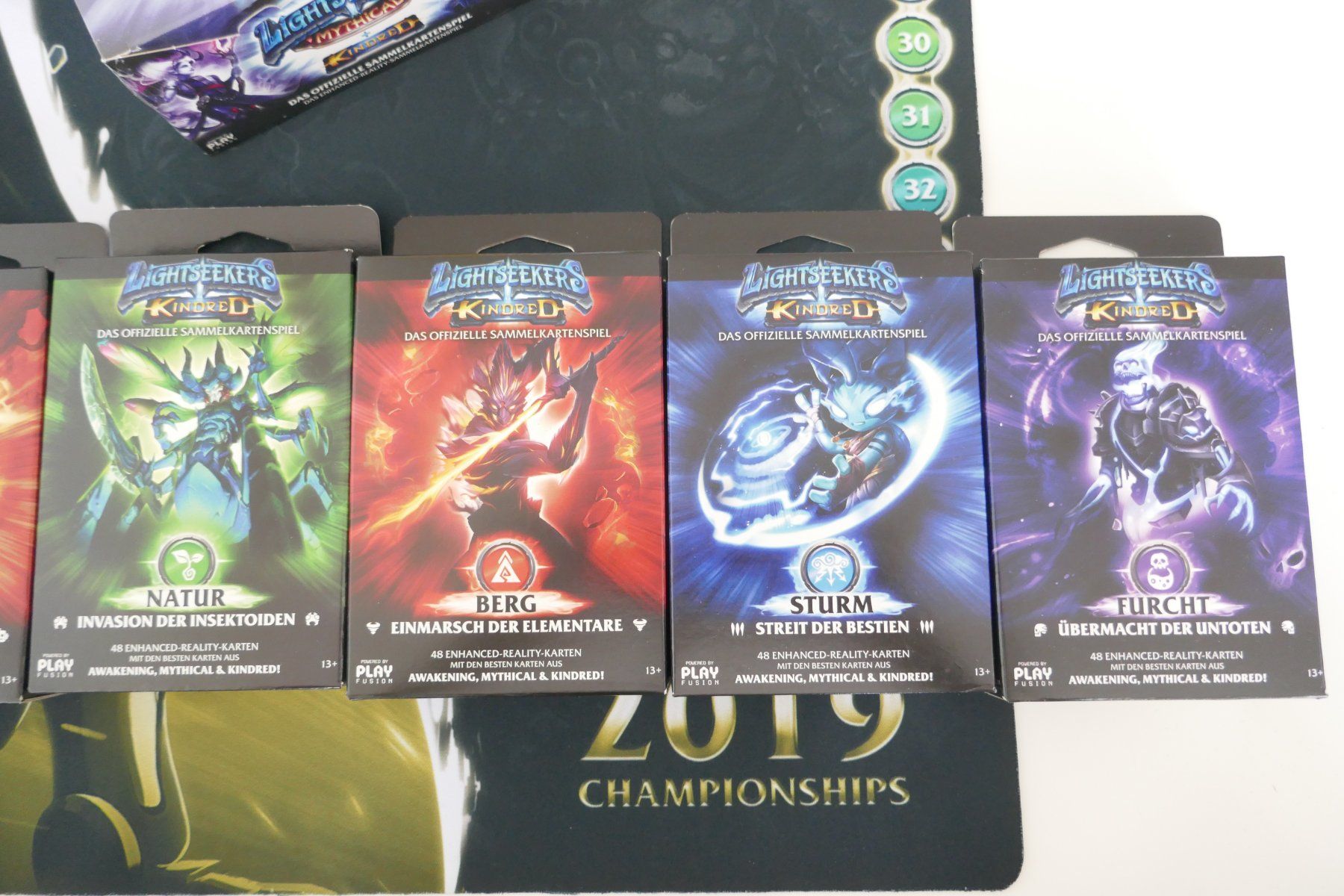 Carte collezionabili: TCG Lightseekers Kindred Sealed Collection DE – Nuovo e nell'imballaggio originale da Biel/Bienne venduto da DigiPok 4