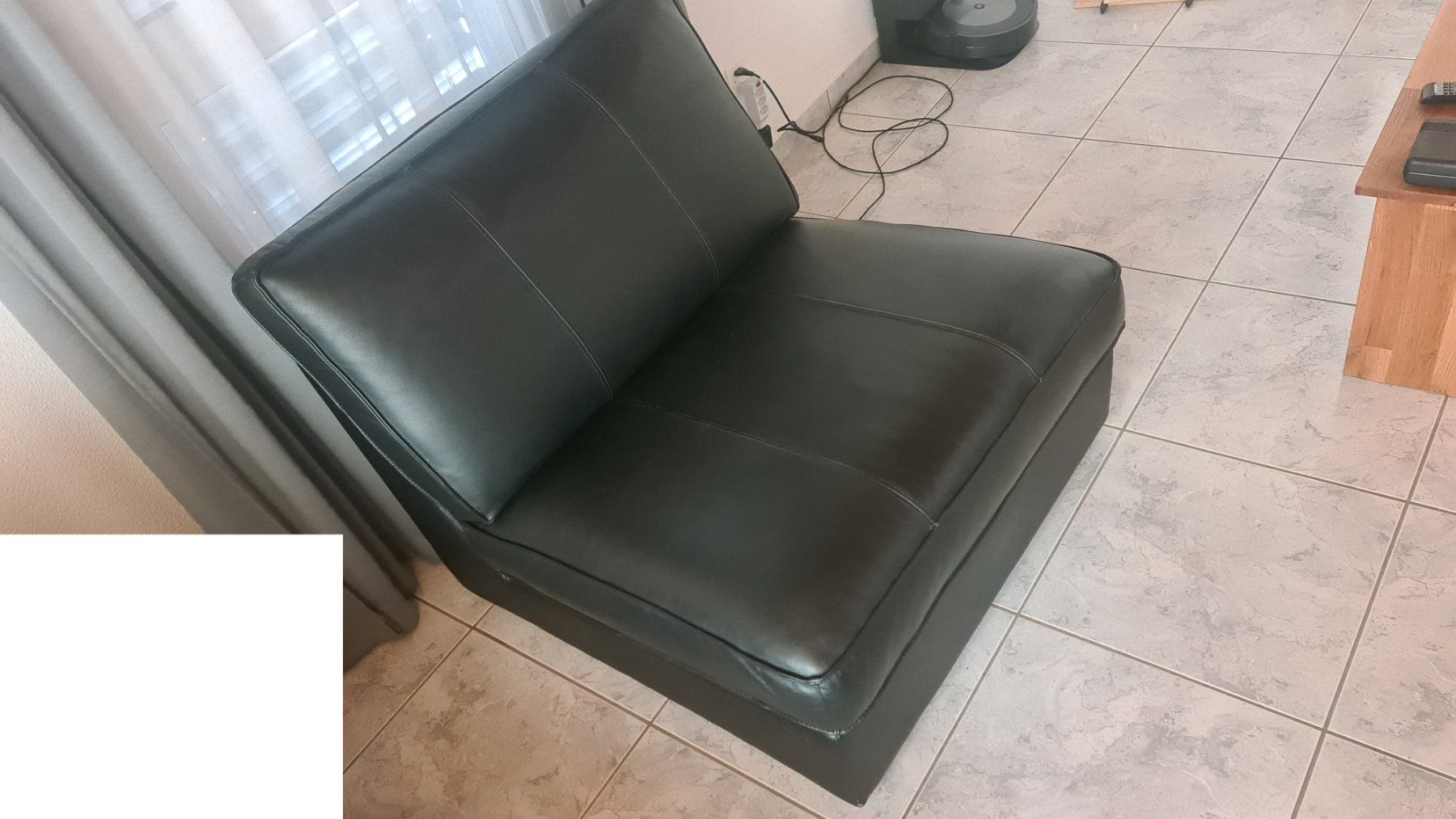 Ikea Sofas: Ikea KIVIK Sofa Hocker Leder schwarz – D'occasion à Ried-Muotathal par Ranax 1