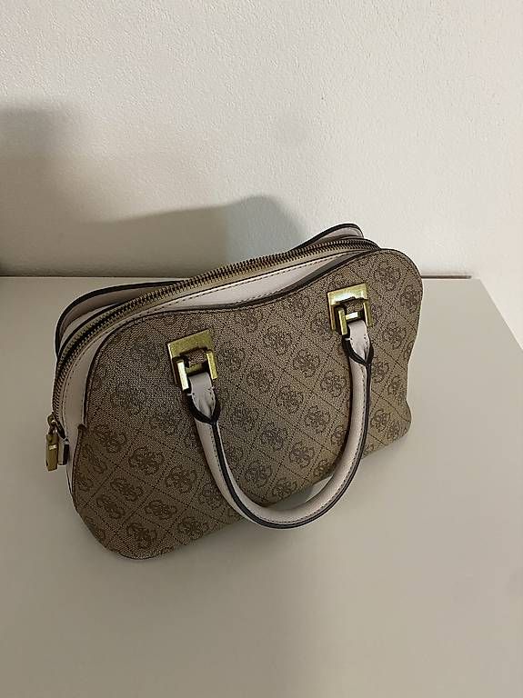Taschen für Damen: Guess Mika Small Girlfriend Satchel – Gebraucht aus Gossau SG von An_mau10 1