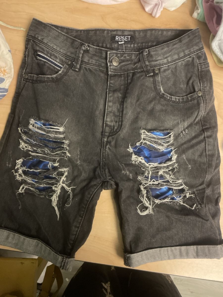 Pantaloni: Reset Jeans-Shorts destroyed black Gr.14/164 – Usato da Obergerlafingen venduto da cabo4