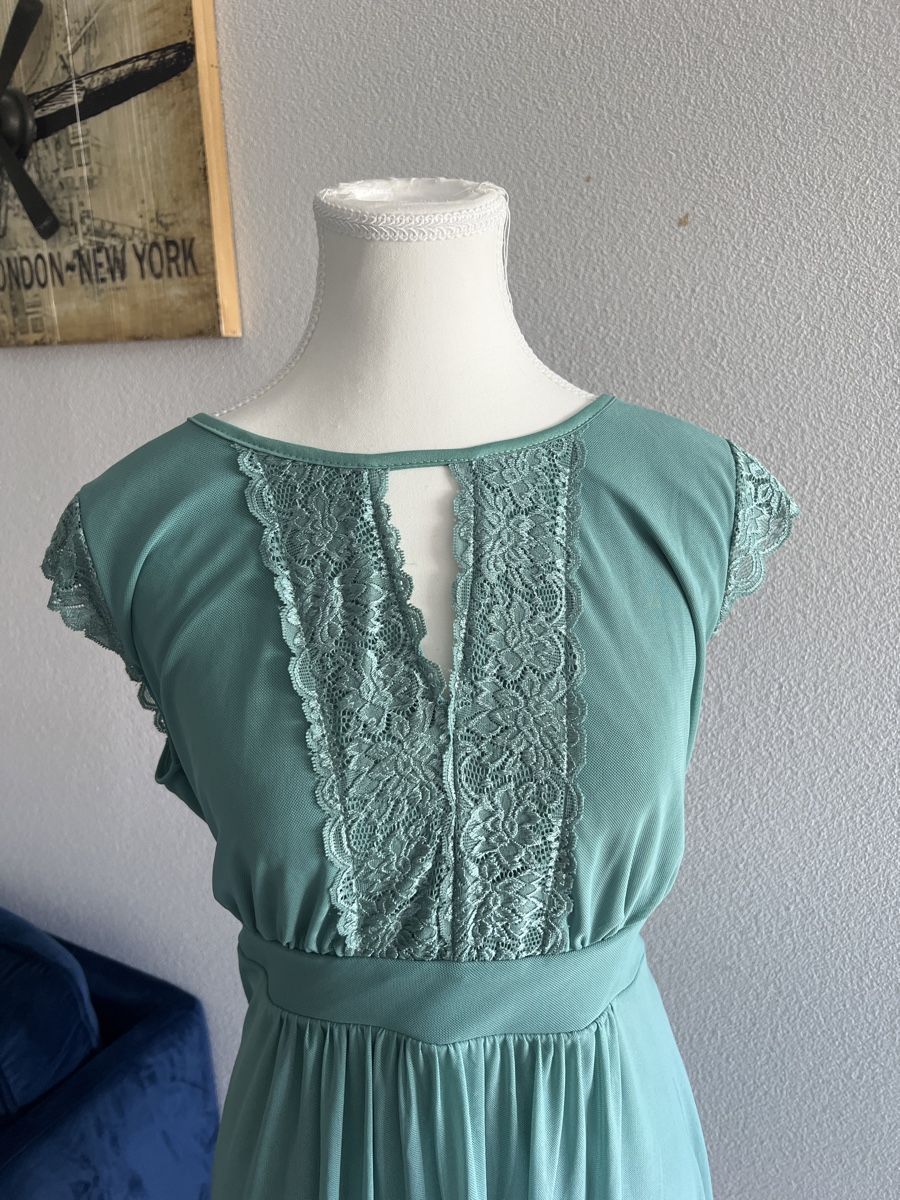 Kleider: Cocktailkleid mit Spitze - Grösse 38/M – Gebraucht aus Niederhelfenschwil von tab_xlc7 1