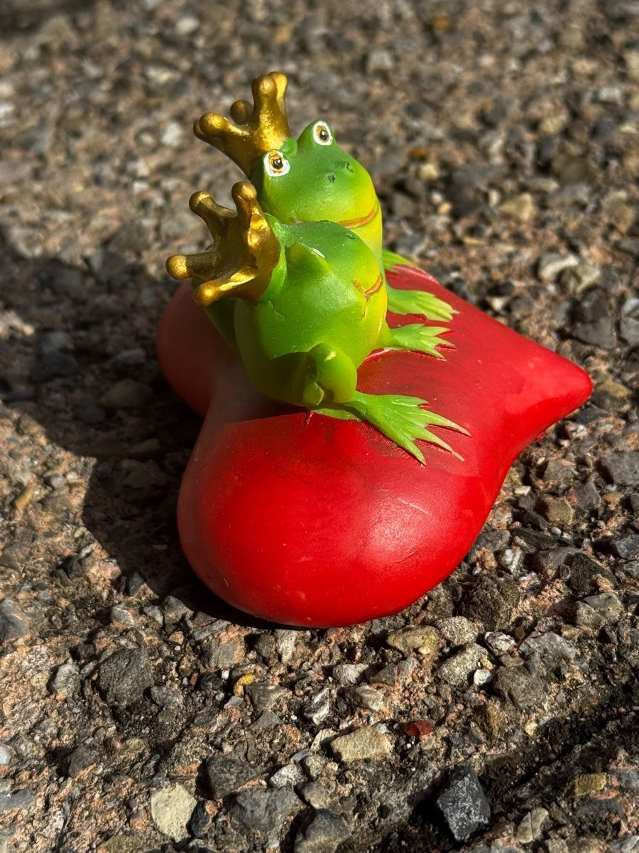 Statuette: 2 Froschkönige Herz – Usato da Egg b. Zürich venduto da Brocki_Insel_Egg 4