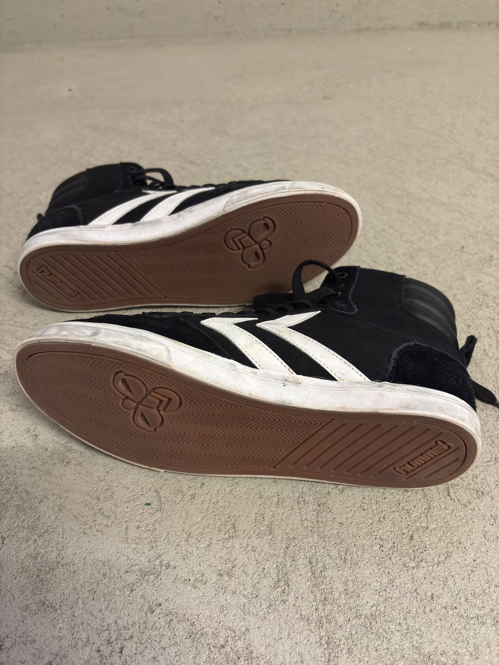 Hummel Scarpe da uomo: Hummel Sneaker High-Top Gr. 40 Schwarz – Usato da Sonterswil venduto da VD-Service 3