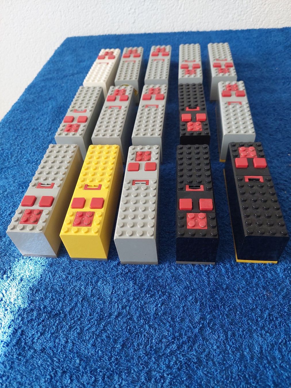 Lego Kit di costruzioni: Lego Batterie Boxen nicht kontrolliert – Usato da Altenrhein venduto da schalumpfi 2