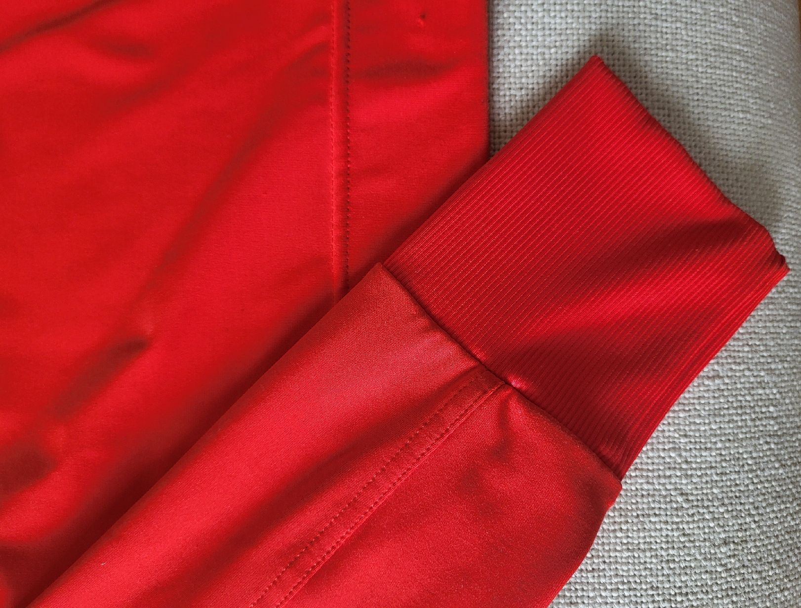 Stella McCartney Tops: Adidas by Stella McCartney Top, Grösse M, Rot – Gebraucht aus Zürich von Morianz 7