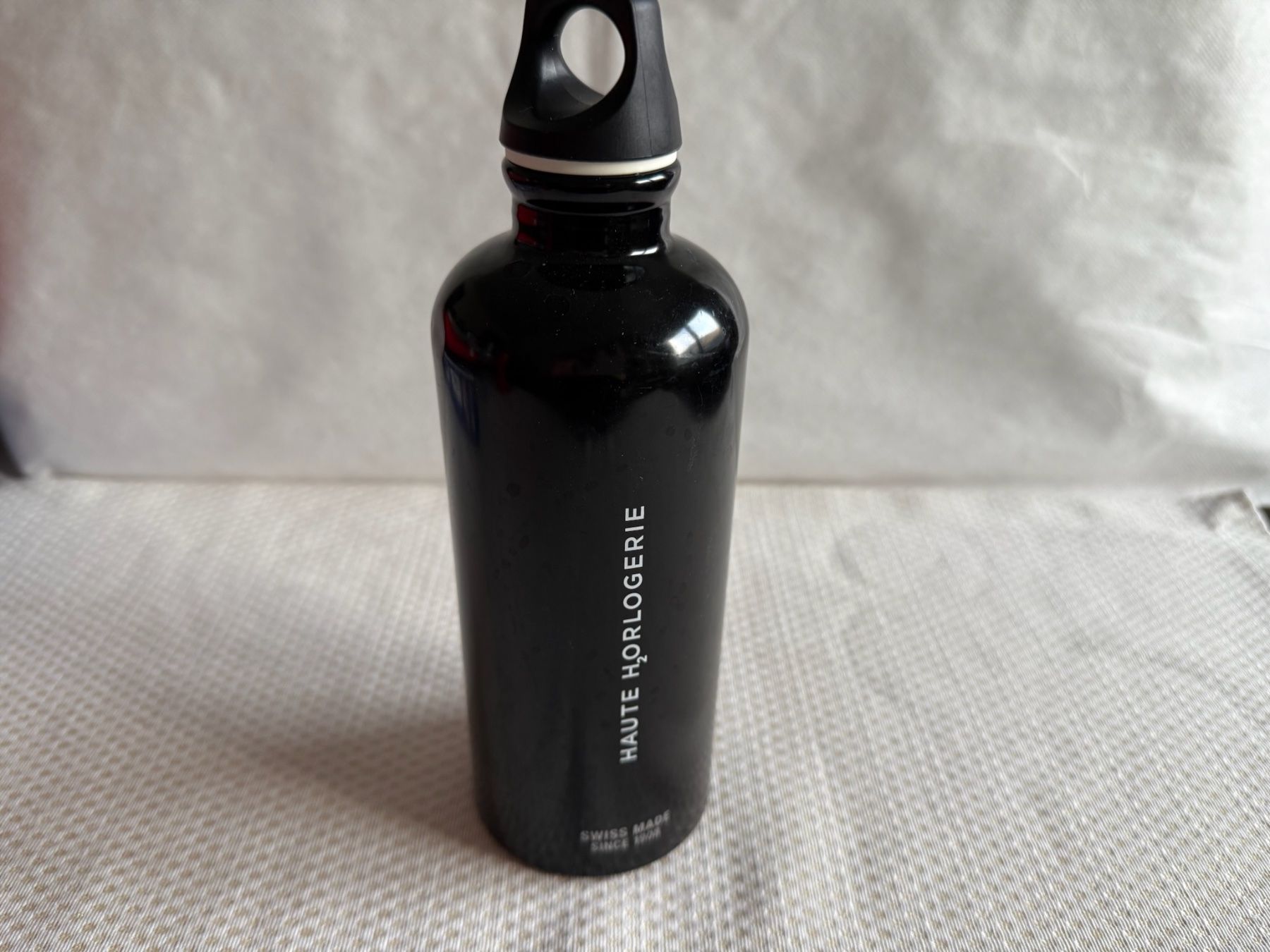 Sigg Trinkflaschen & Thermosflaschen: SIGG - Gourde - Bouteille - noire - 0,8L – Gebraucht aus Sion von accroshoes 2