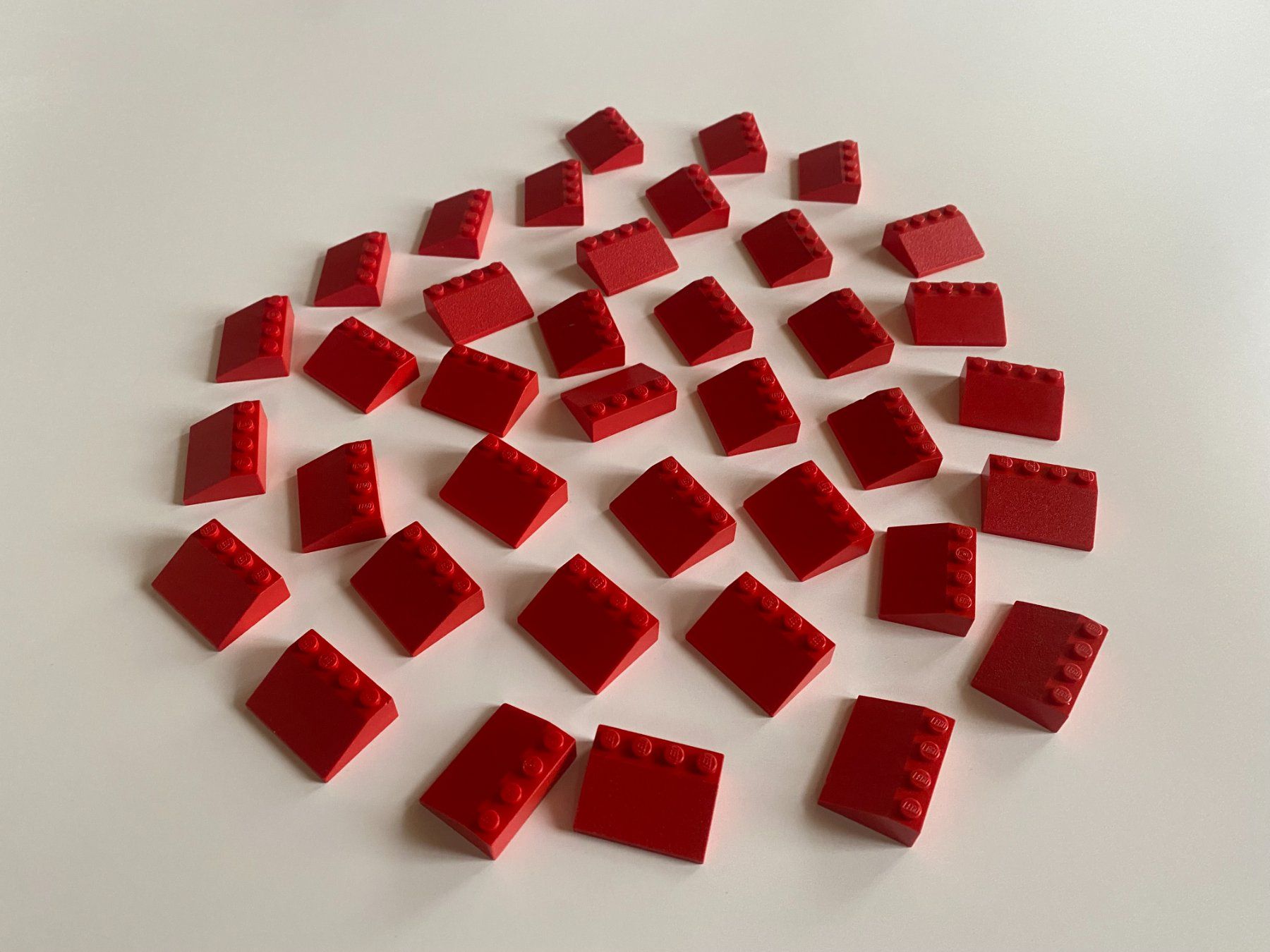 Lego Giocattoli: LEGO - 38 - ROTE - DACHSTEINE - 4 X 3 – Usato da Gelterkinden venduto da ajdt4