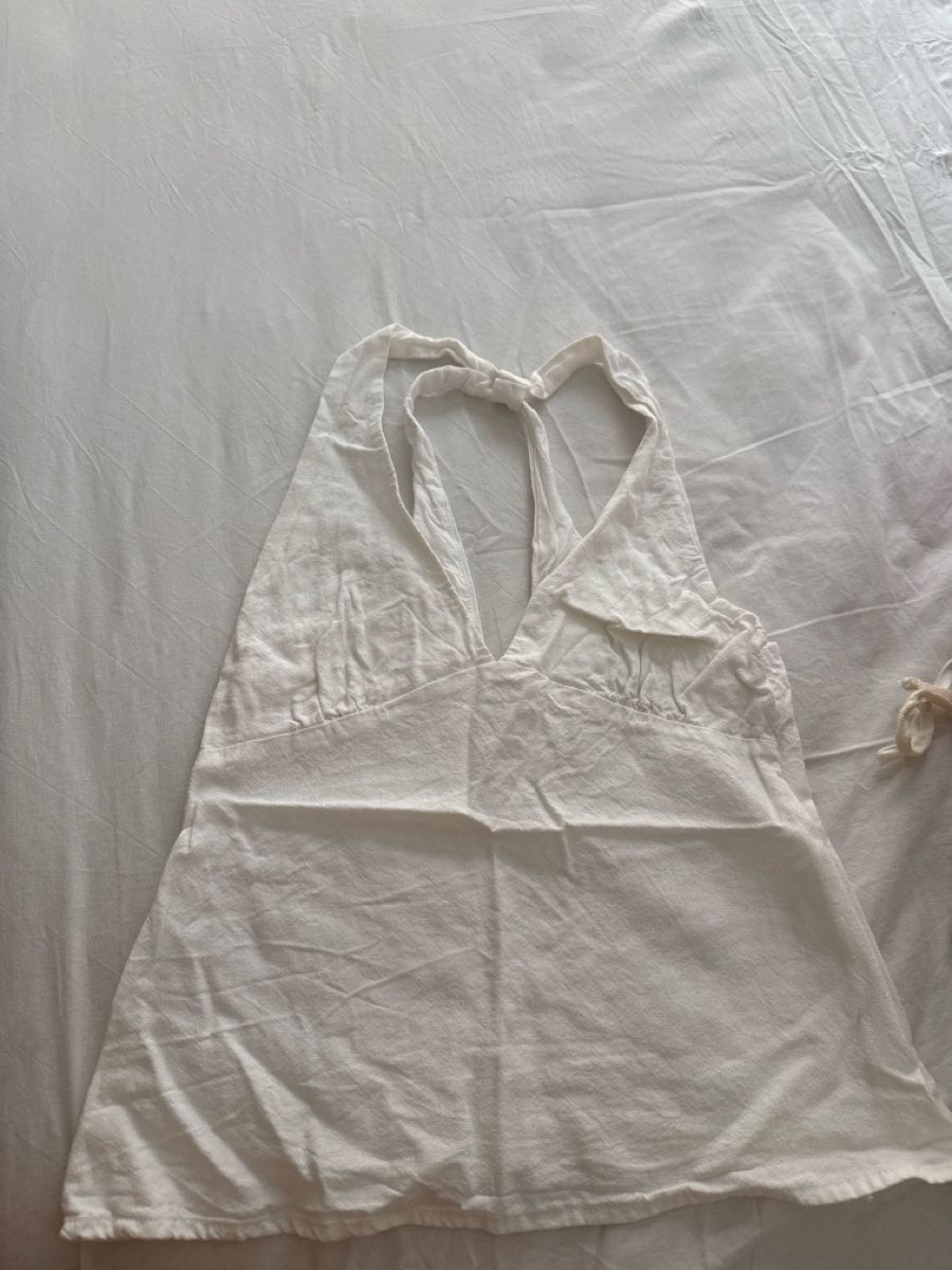 Pull&Bear Top: Top – Nuovo (secondo la descrizione) da Nebikon venduto da Preloved_bykelly