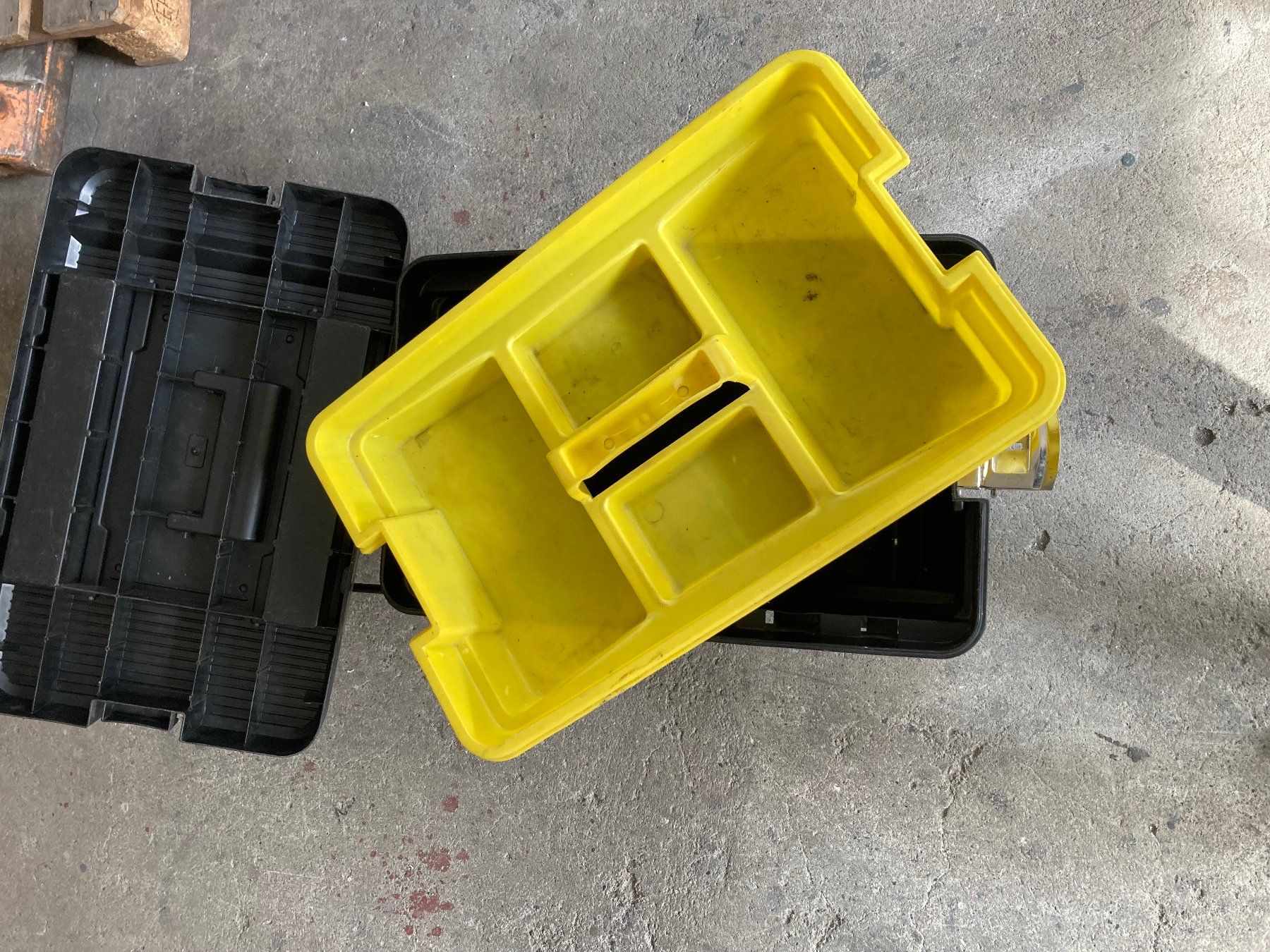 Casse di trasporto: Stanley Box - ohne Inhalt – Usato da Tägerig venduto da Biene101 3