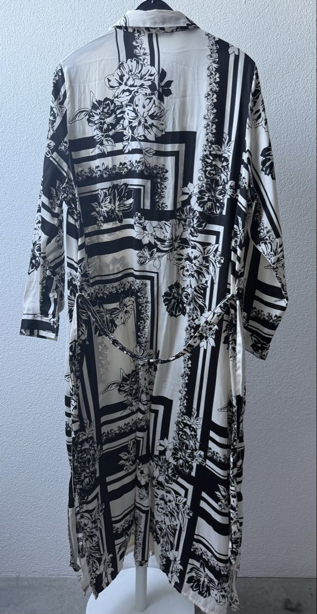 Vero Moda Vestiti: Vero Moda Kleid, Gr. 46, Schwarz/Weiss, – Nuovo (secondo la descrizione) da Islikon venduto da Julies_wardrobe 1