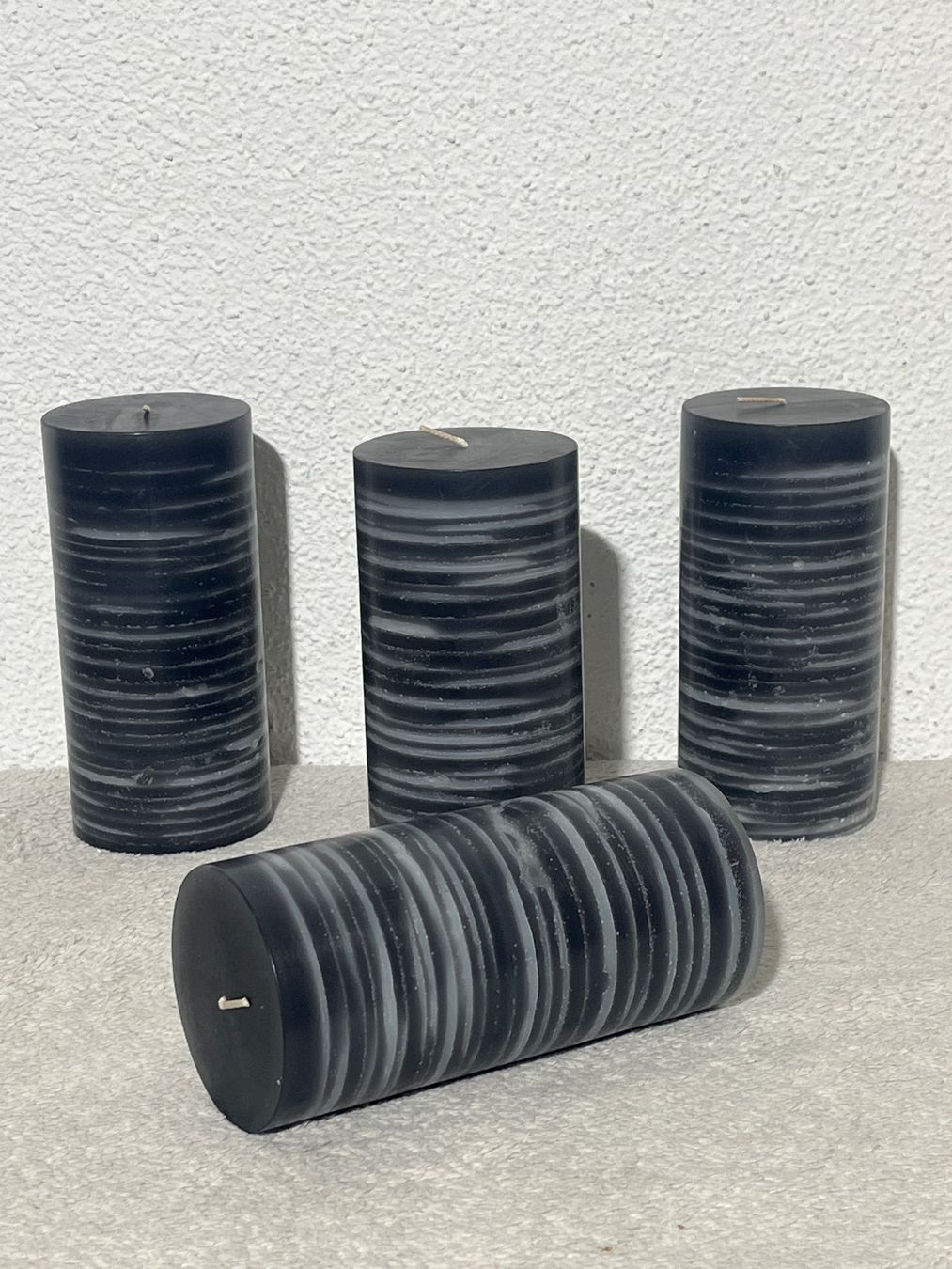 Candele: 4 wunderschöne Kerzen Schwarz/weiss 15.5x7cm – Nuovo e nell'imballaggio originale da Oberegg venduto da MZ_DiesundDas