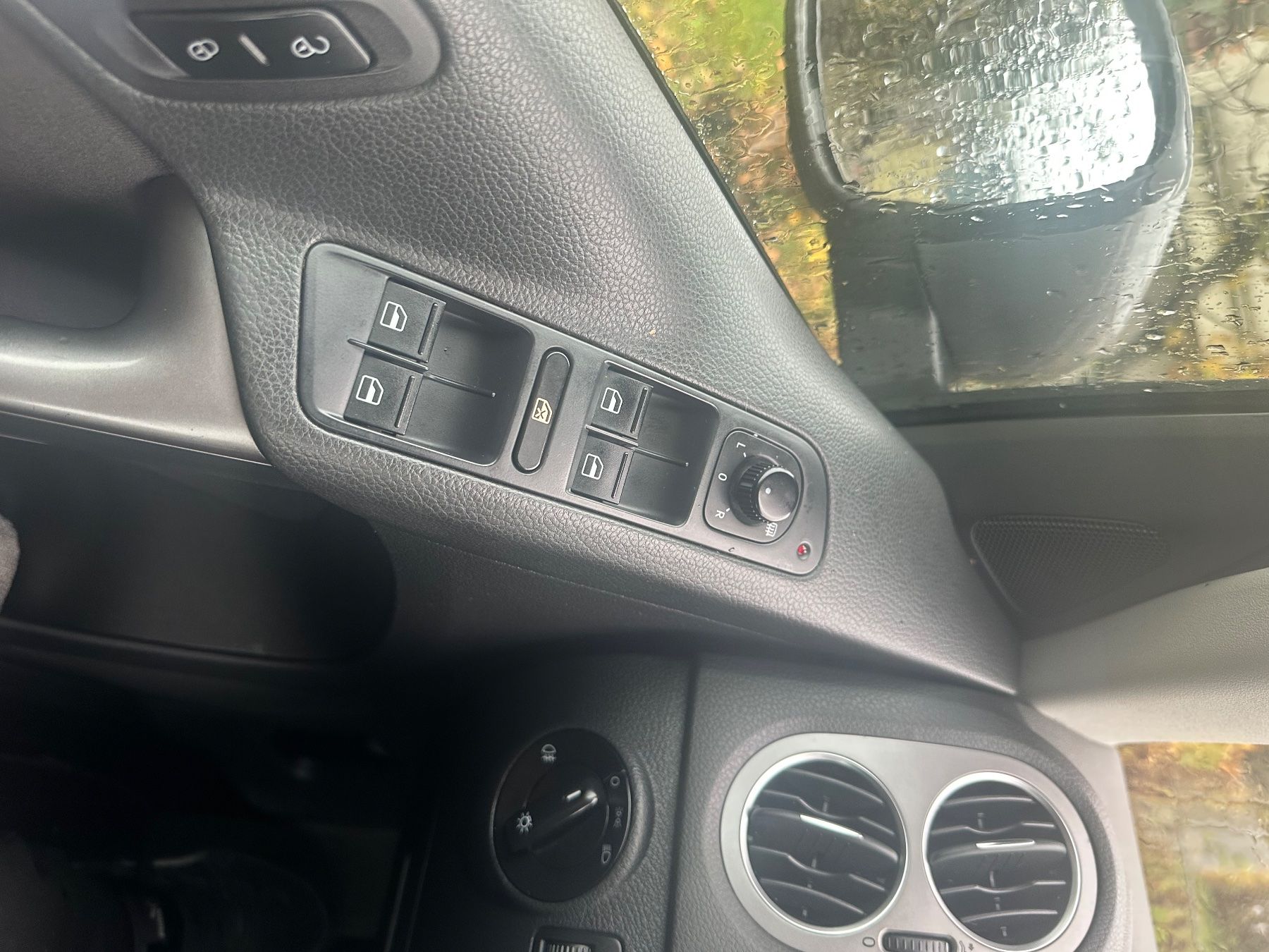 VW Automobili: VW Tiguan 2lt TDI – Usato da Cortaillod venduto da stb_lz6s 4