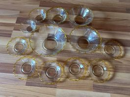 6 Schalen und 6 Teller, Glas mit gelbem Rand - Vintage Stil