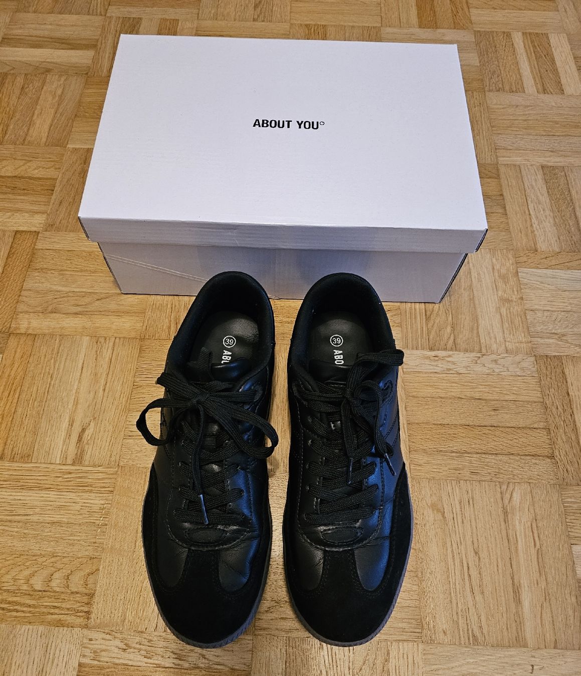 Scarpe da donna: About You Damen-Sneaker Gr. 39 – Nuovo (secondo la descrizione) da Neuenegg venduto da butterfly898 1