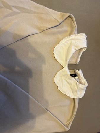 Pullover mit weissem Kragen XS