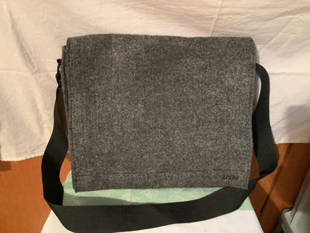 USM Haller Tasche Messenger Filz grau