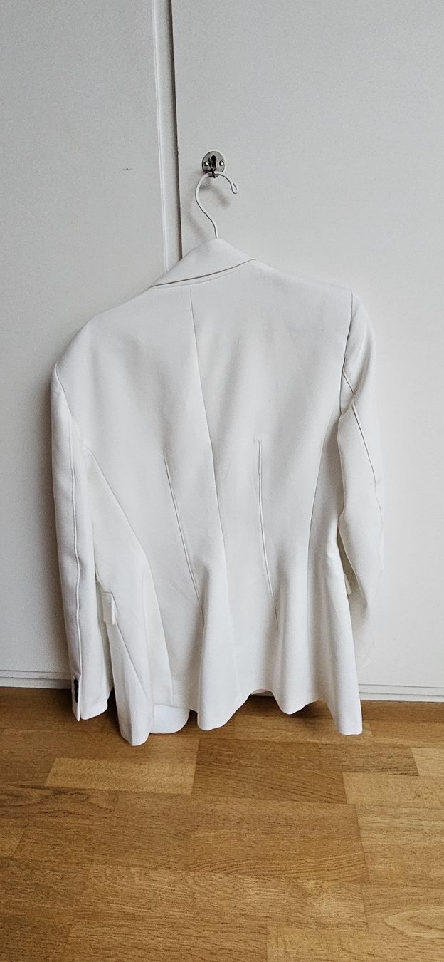 Zara Completi & Tailleur: Blazer Zara weiss, Grösse L – Usato da Rombach venduto da ThriftBetter 3