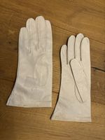 Elegant Vintage White Leather Gloves- Size S - Classy!