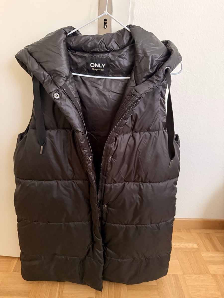 Only Gilet & Giacche senza maniche: Only Weste mit Kapuze  – Nuovo (secondo la descrizione) da Schaffhausen venduto da Lutka01 1