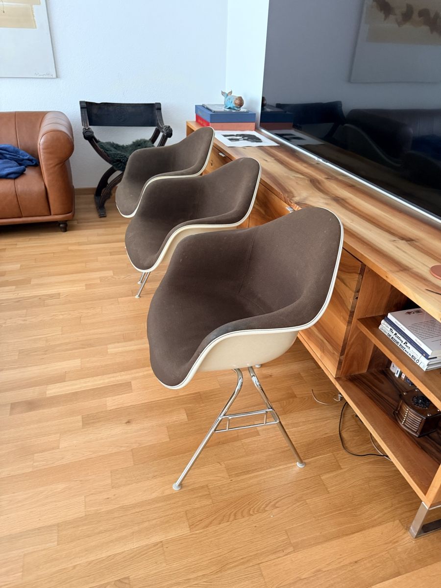 Vitra Poltrone: 3x Originales Vintage Eames Armchair VITRA – Usato da Solothurn venduto da NUVICO 1