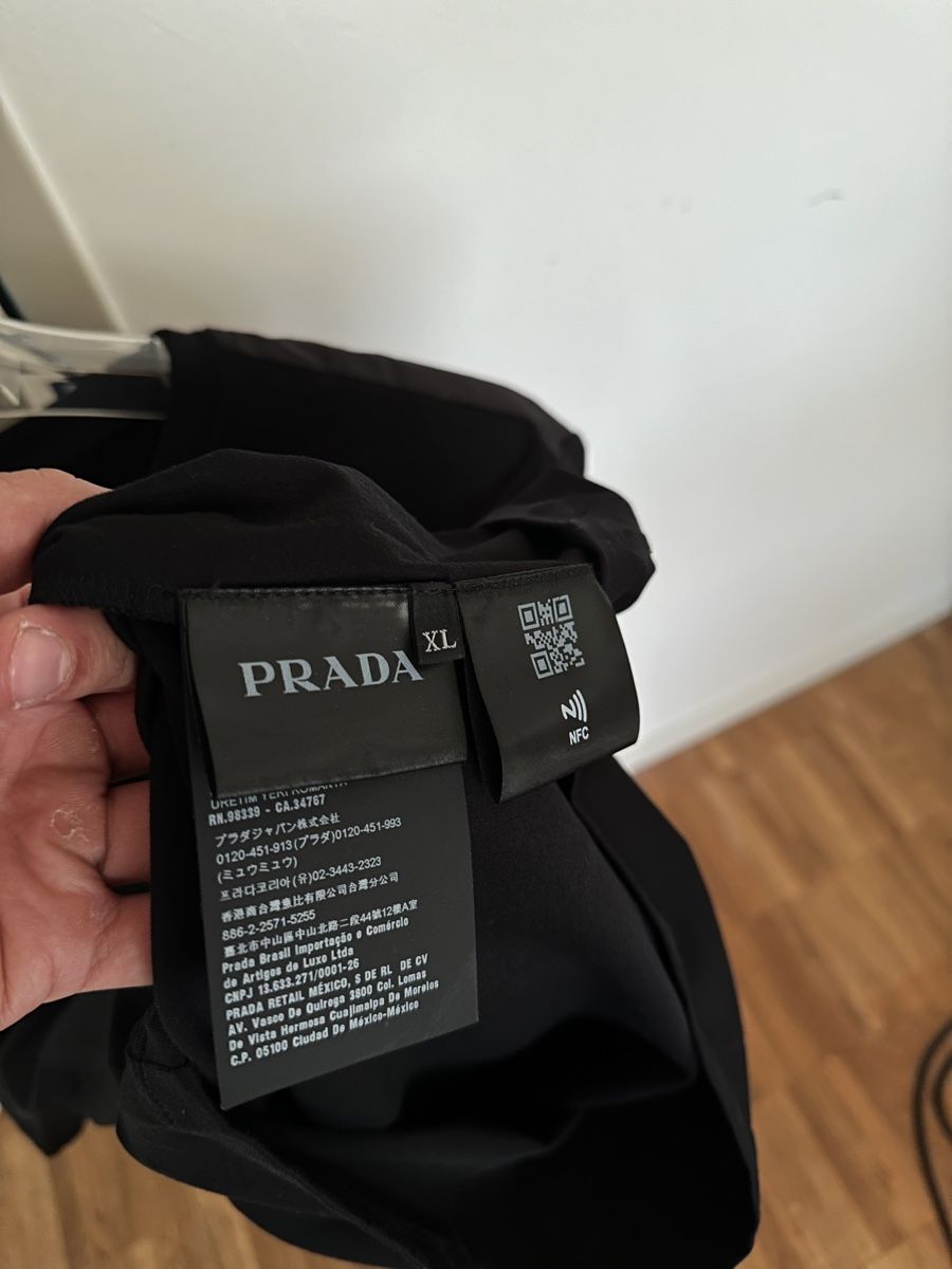 Prada T-shirt: Prada T-Shirt – Nuovo e nell'imballaggio originale da Zürich venduto da SisterCarrie 3