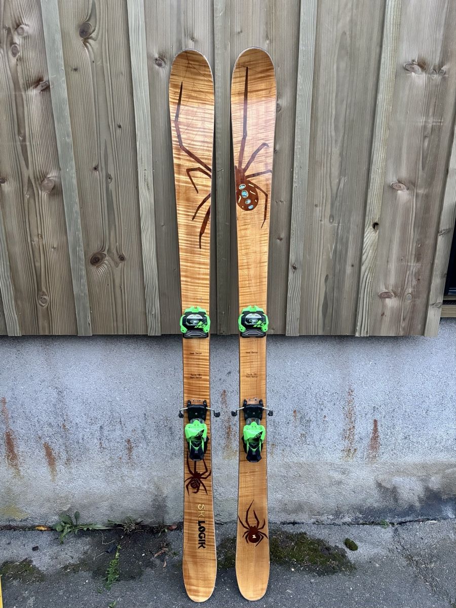 Skis: Ski freeride / all-mountain – Gebraucht aus Bottens von ickma