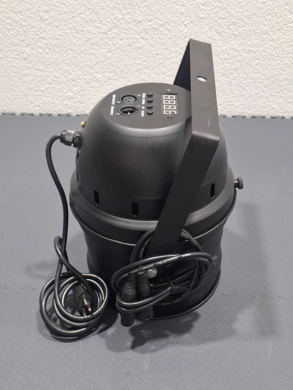 Lampade: Projecteur LED DMX scène par 54 LED – Usato da Villars-Ste-Croix venduto da pau_8fls 5