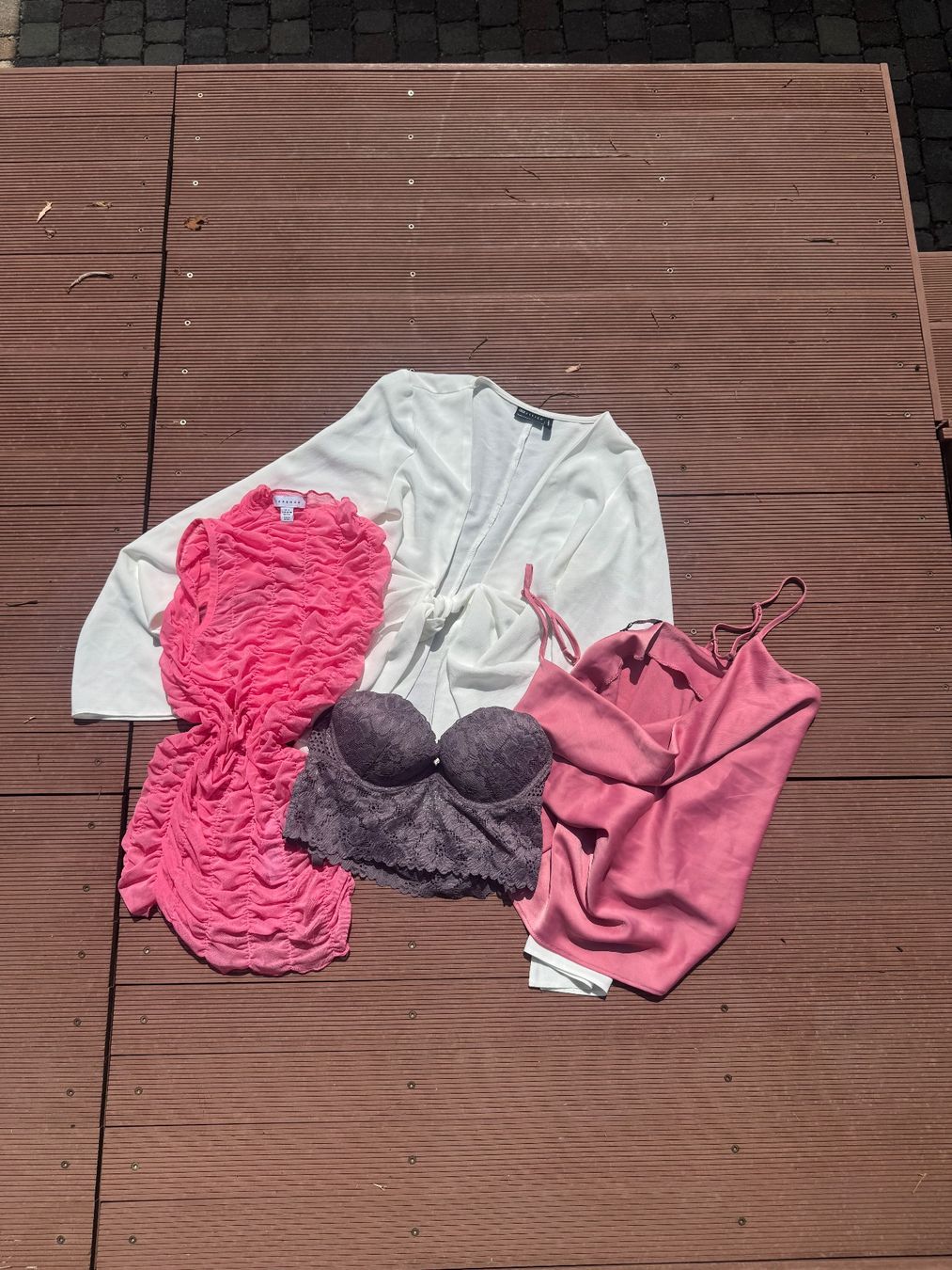 Lotti di vestiti: Partyset: ASOS, Gina tricot etc – Usato da Gachnang venduto da lie_m66g 1